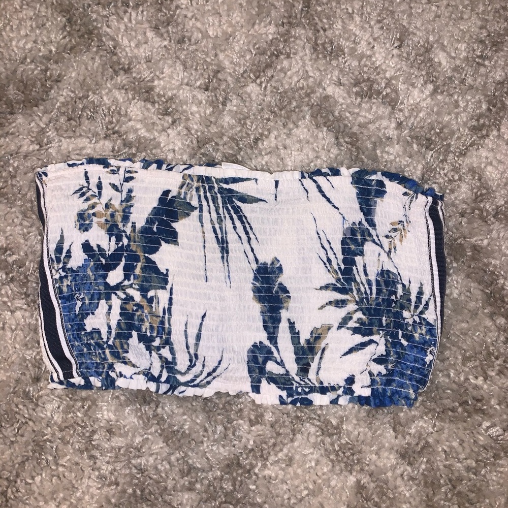 Cropped strapless top